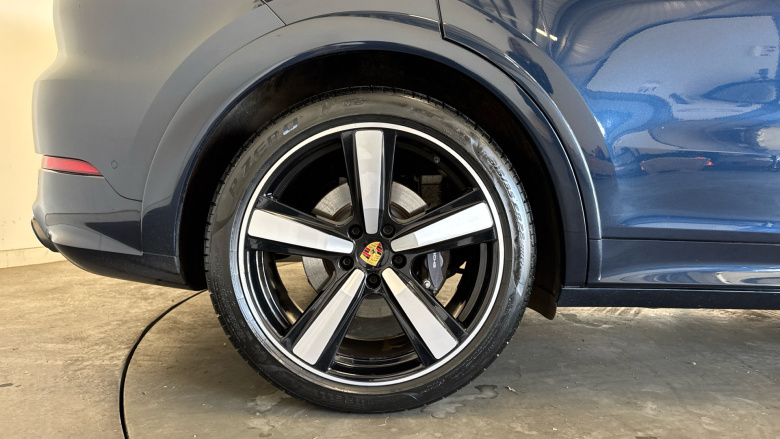 Porsche Cayenne E-Hybrid 5dr Tiptronic S Estate